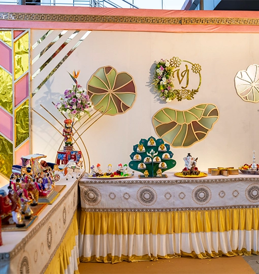 Elegant wedding welcome decoration ideas creating a warm and attractive entrance for wedding guests